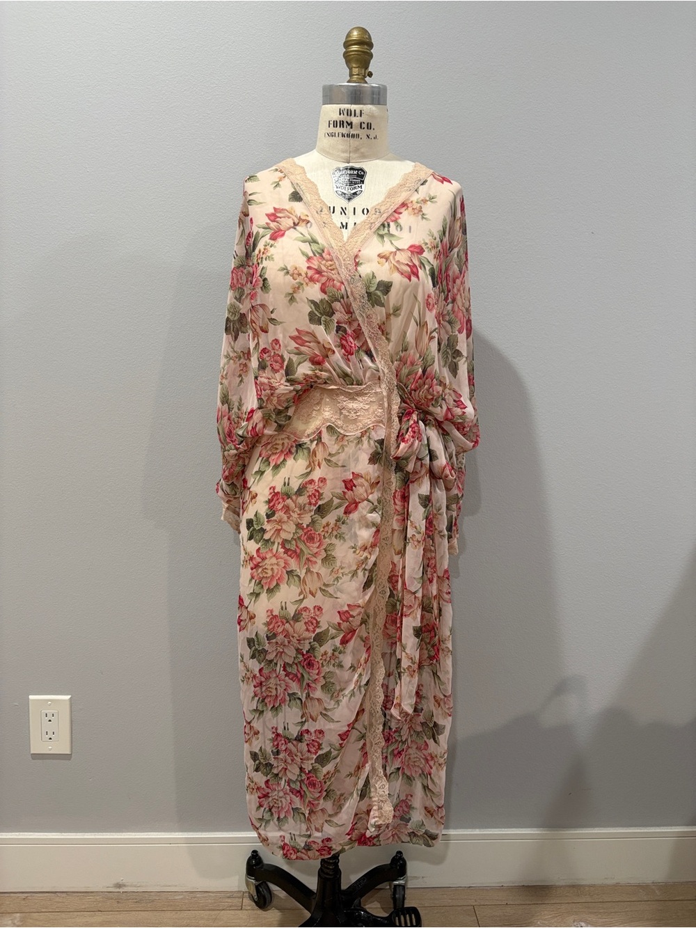 Linda Retro Vintage Rose Floral Wrap Maxi Robe Dress Size XL